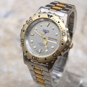 Vintage DAKOTA Watch Mens Silver Tone Stainless Steel Classic Date Dial Rare